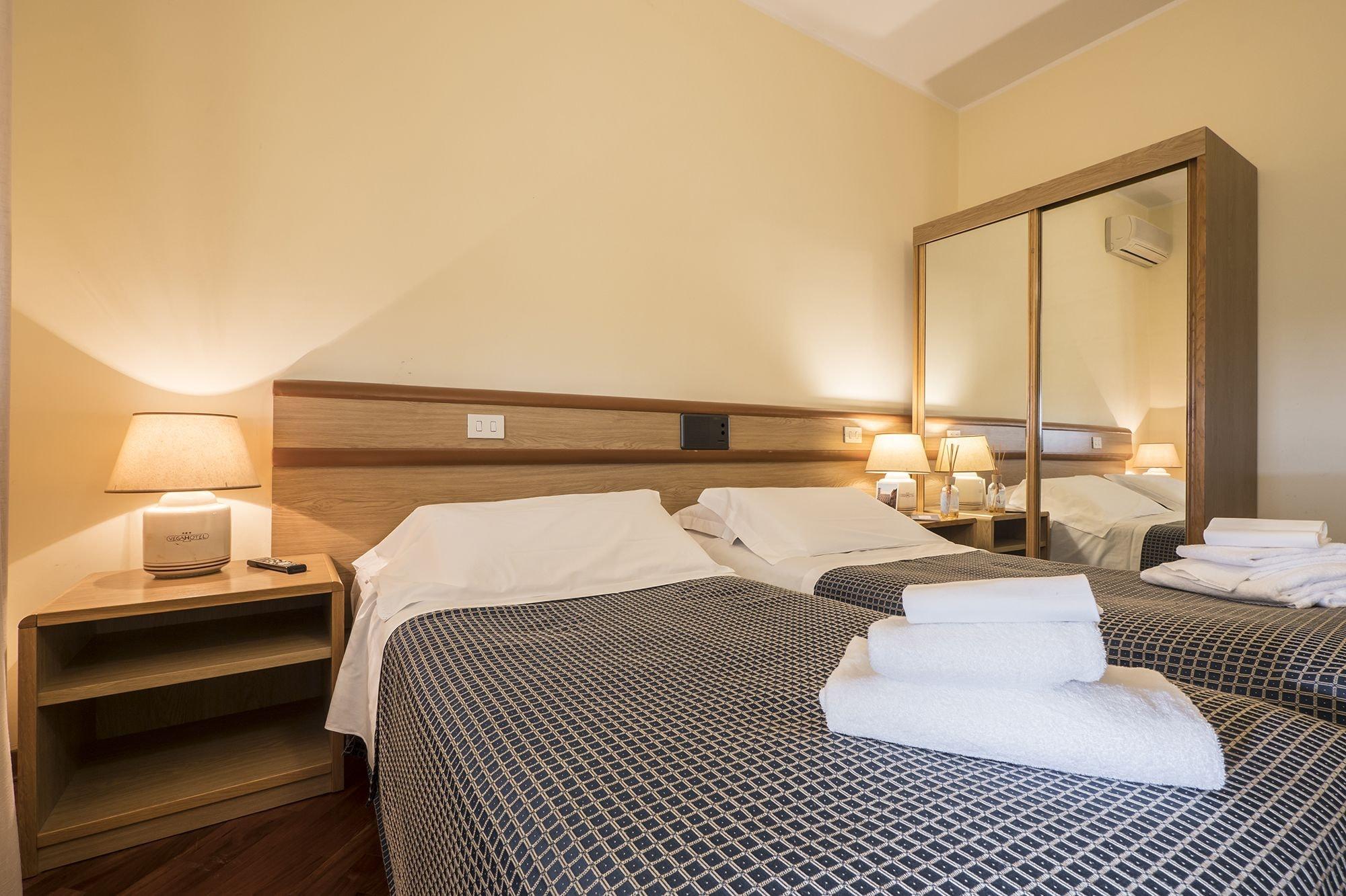 Hotel Vega פרוג'ה מראה חיצוני תמונה