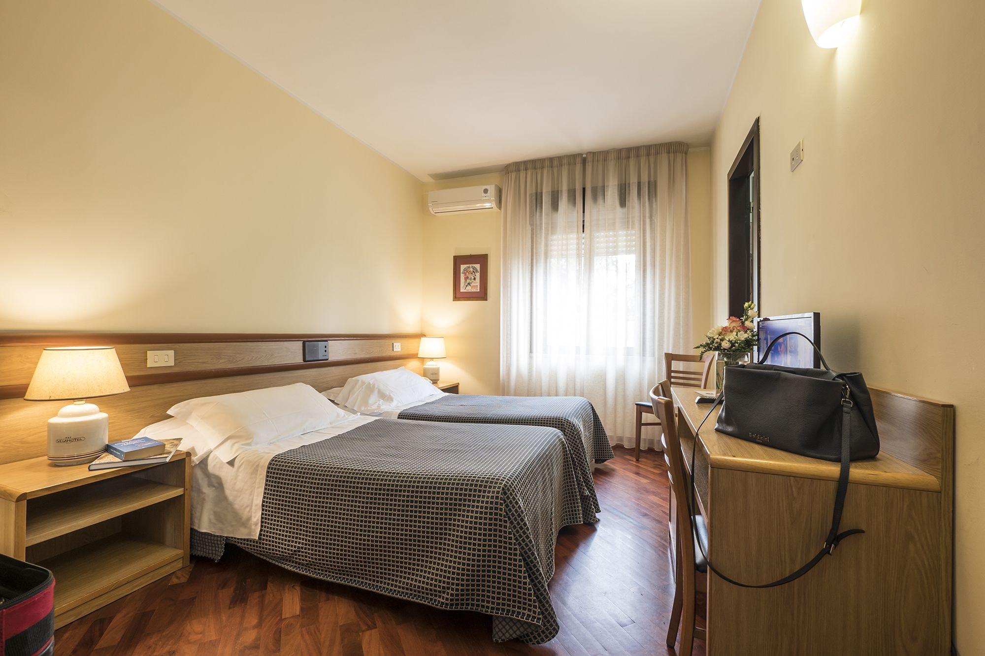 Hotel Vega פרוג'ה מראה חיצוני תמונה