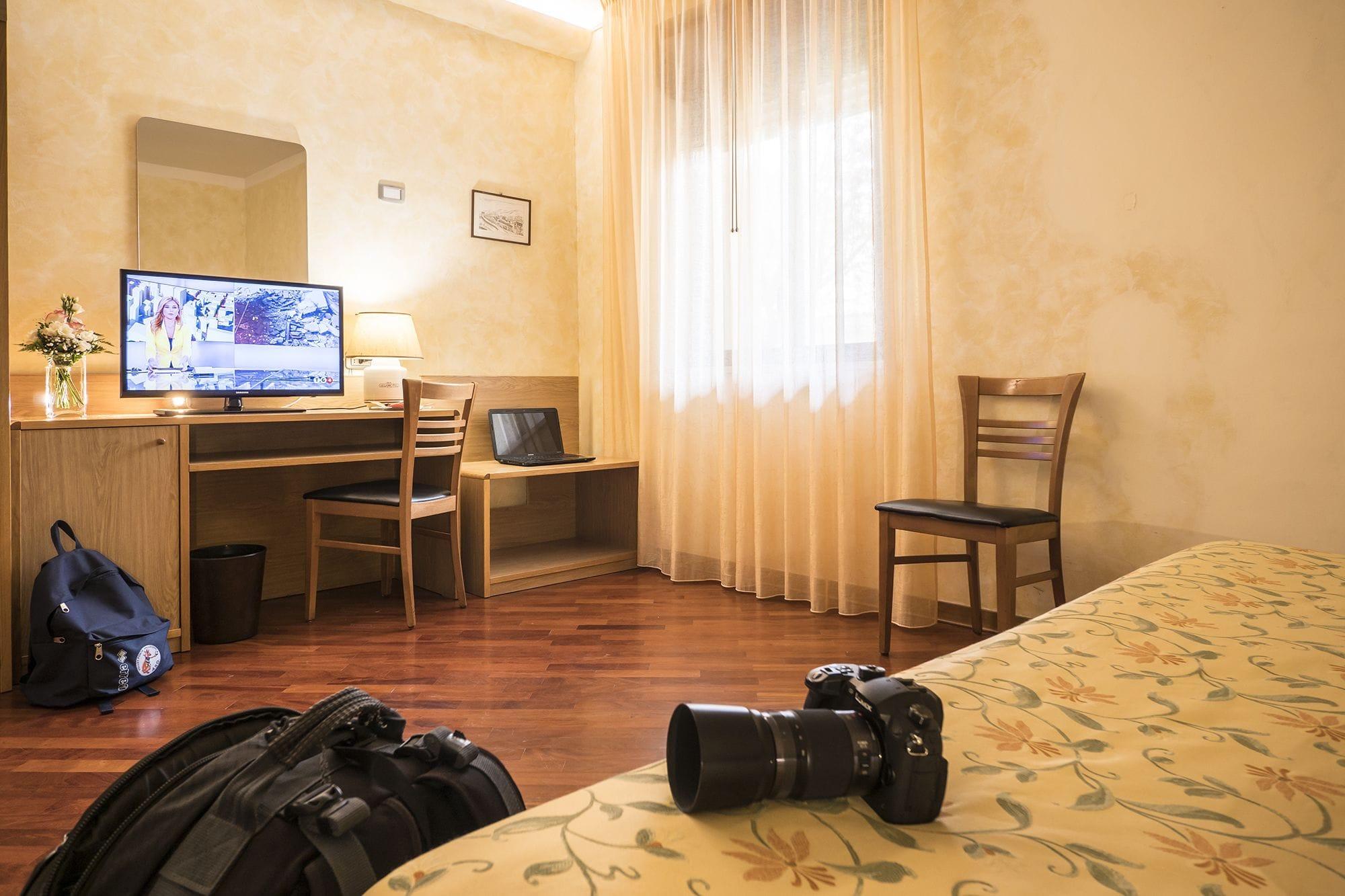 Hotel Vega פרוג'ה מראה חיצוני תמונה