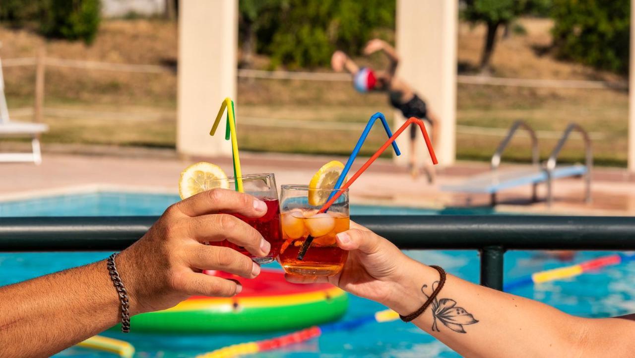 Hotel Vega פרוג'ה מראה חיצוני תמונה