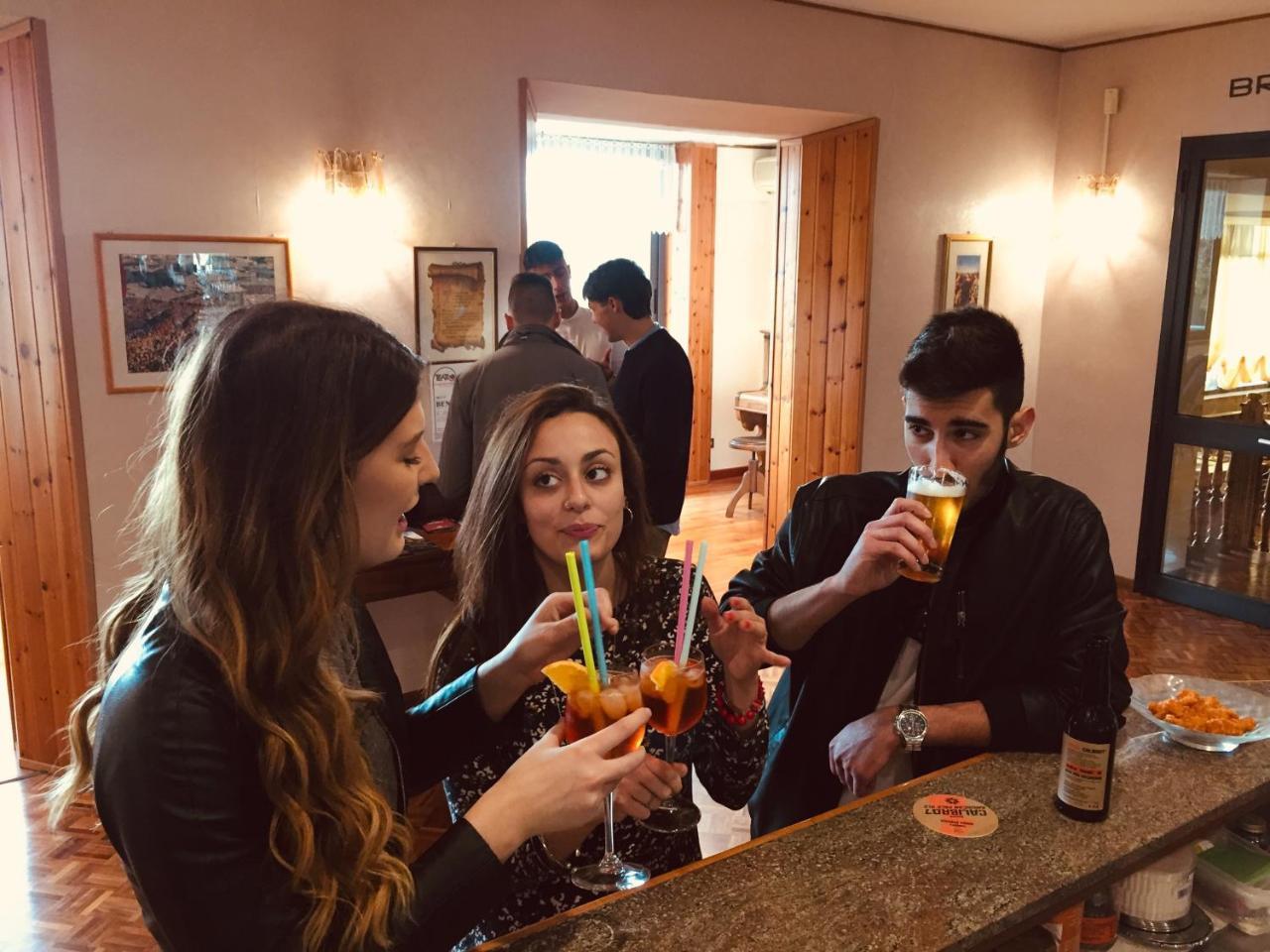 Hotel Vega פרוג'ה מראה חיצוני תמונה